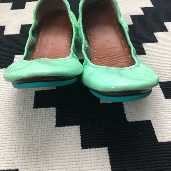 Mint Patent Leather Tieks - Picture 6 of 7
